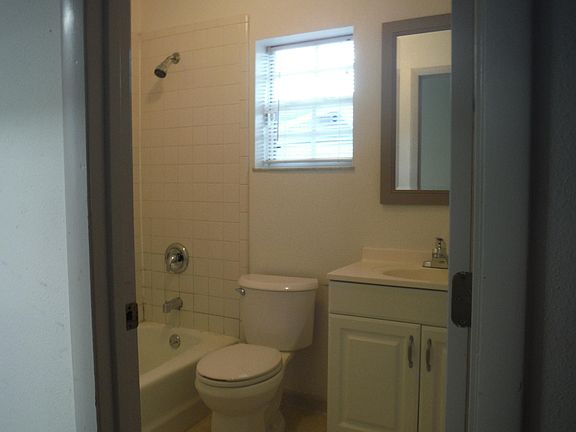 5th image of 1701 Indiana Ave
