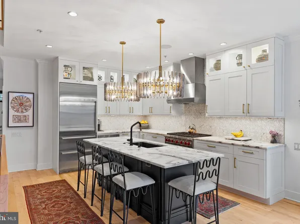741 Bainbridge St, Philadelphia, PA 19147
