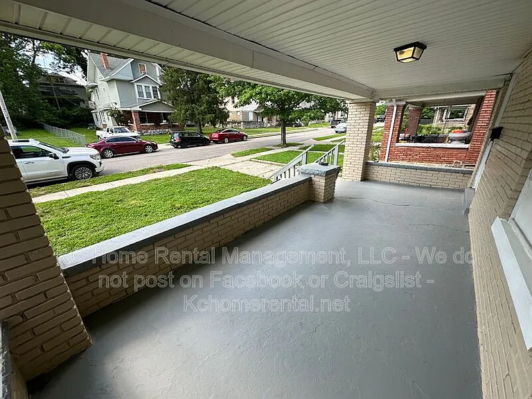 3016 E 32nd St — Photo 4