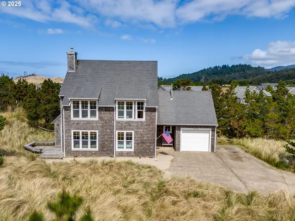 5870 Puffin Pl, Pacific City, OR 97135