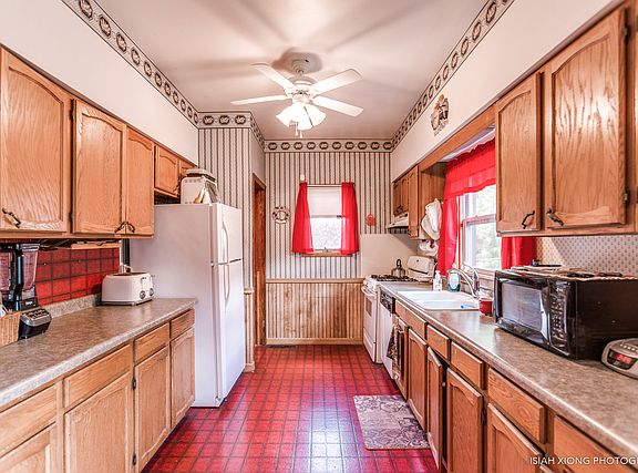 2nd image of 723 Orchard Ave