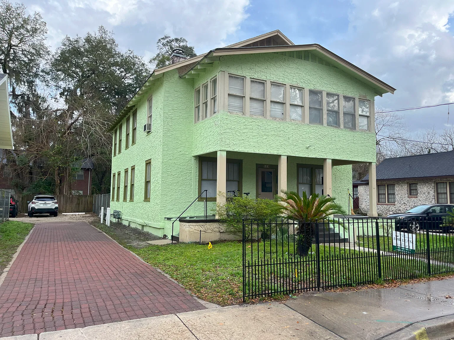 2 bed, 850 sqft, $1,400 — Photo 1