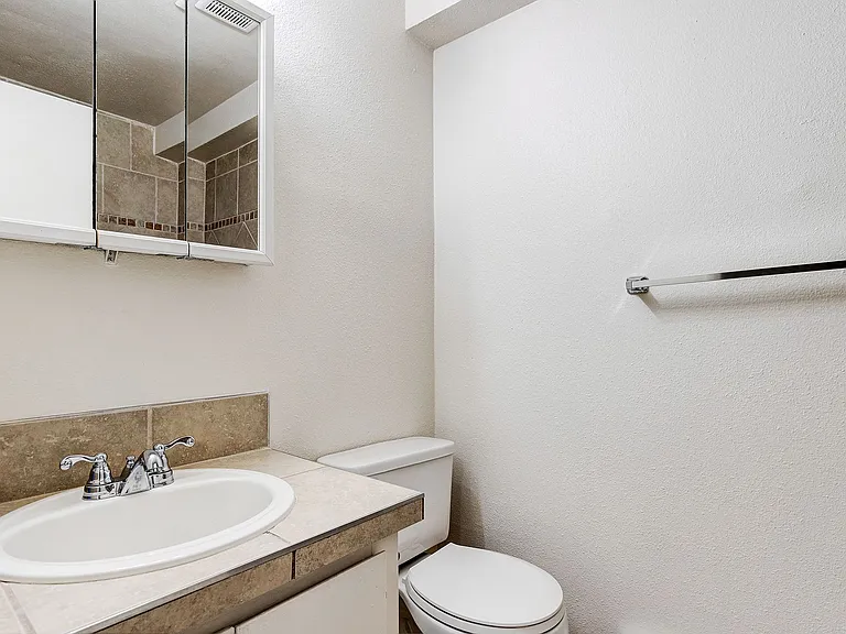 Countrywood Apartments — Photo 14