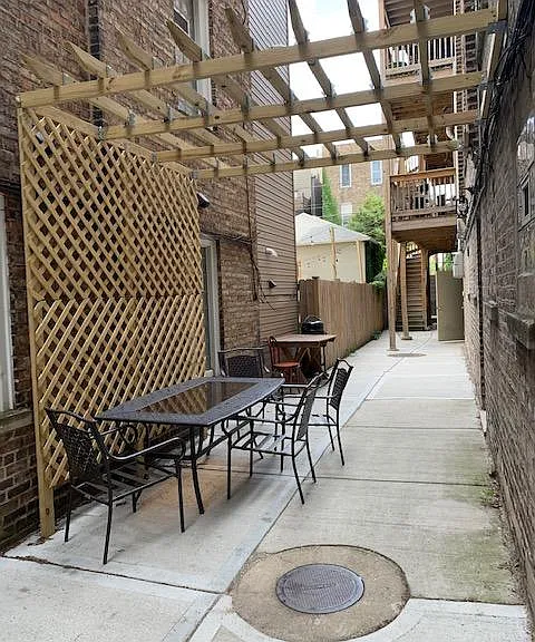 2453 W Walton St #3F — Photo 7