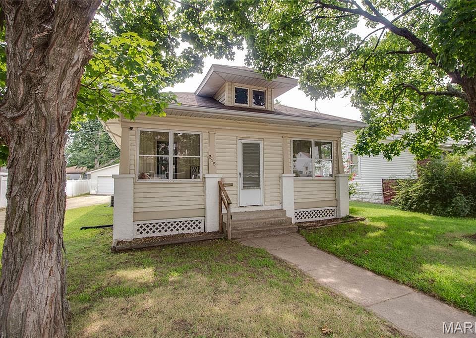 1st image of 215 10th St