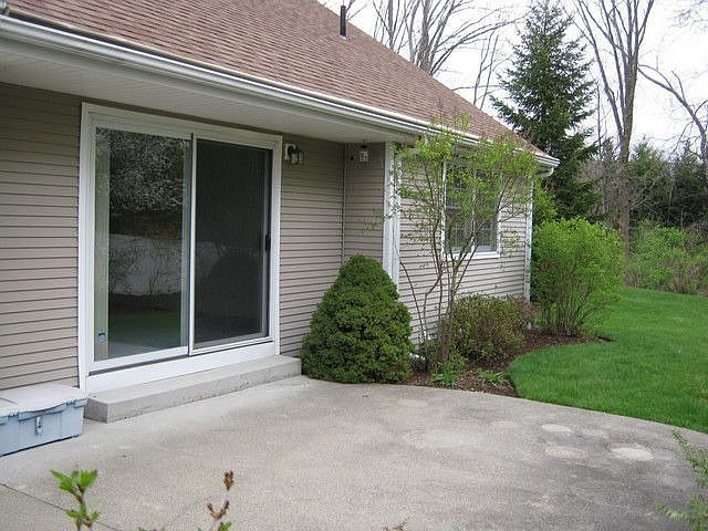 2nd image of 2 Lenox Dr