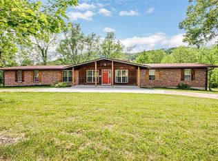 4603 Fox Creek Rd, Pacific, MO 63069