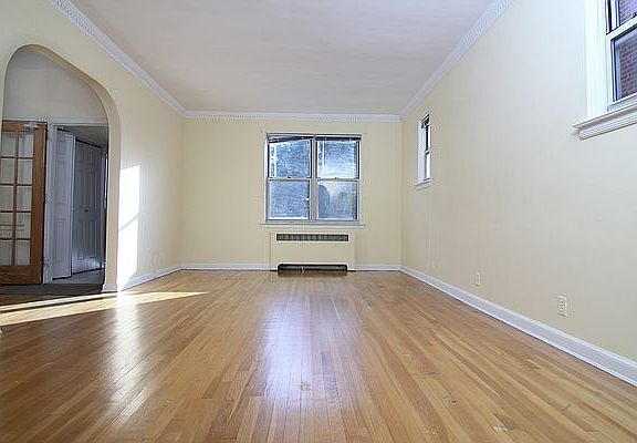 5th image of 6841 Fleet St