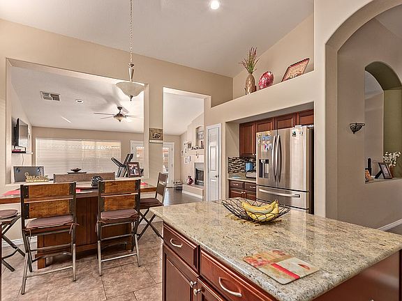 5th image of 4245 E Harwell Ct