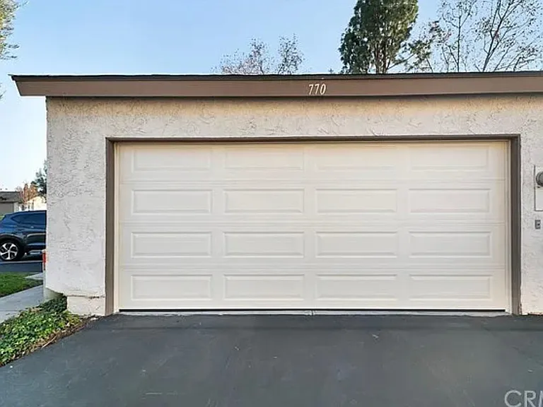 770 Hartford Ln — Photo 18