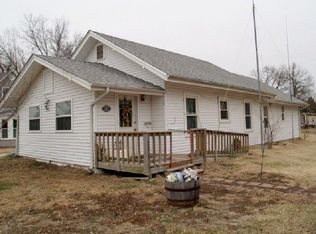 409 SW 3rd St, Abilene, KS 67410