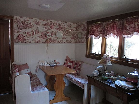 Breakfast nook