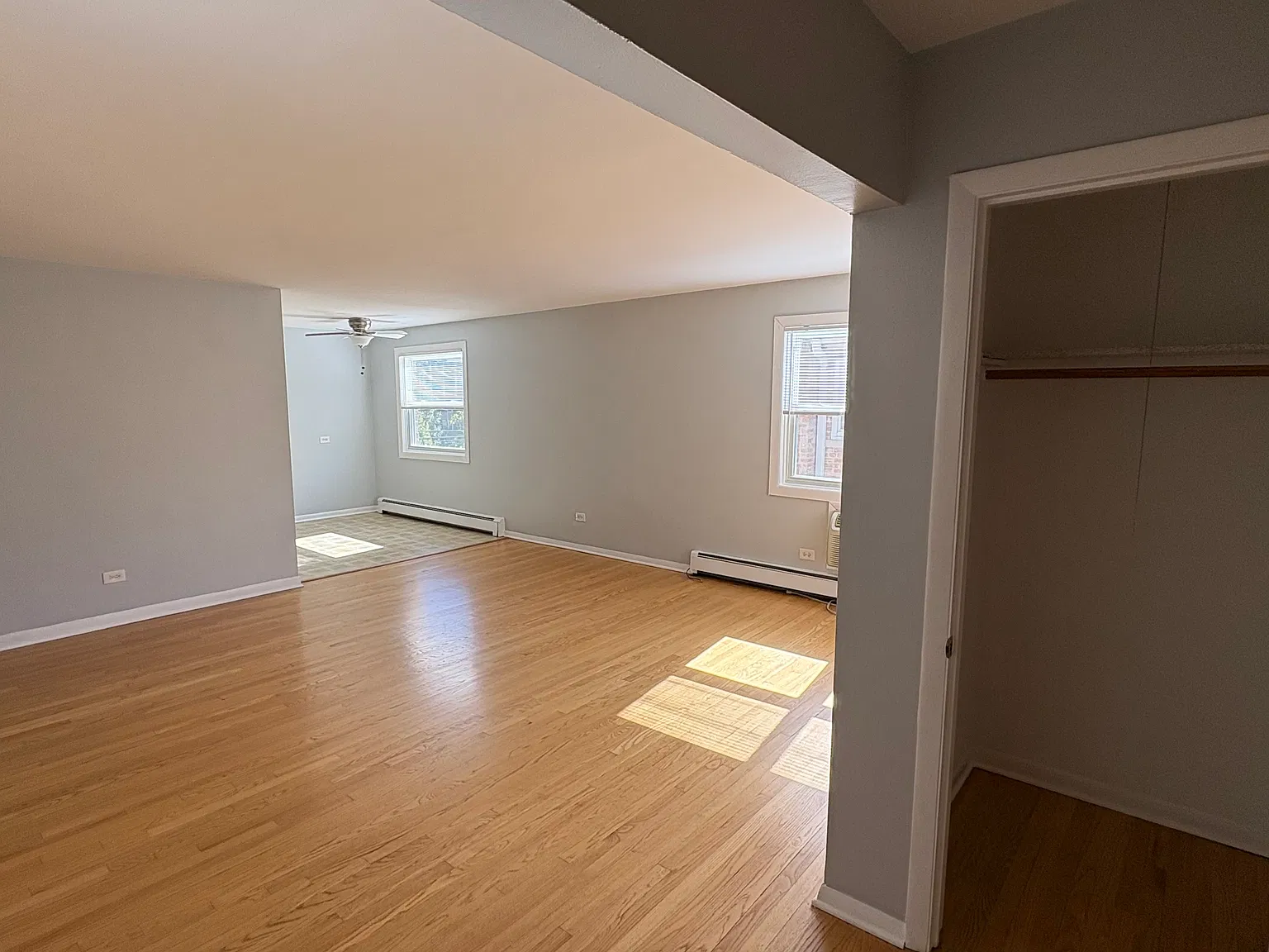 2 bed, 1000 sqft, $1,950 — Photo 2