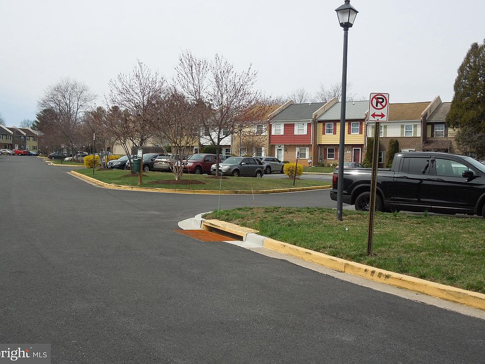 2nd image of 10 Vienna Ct