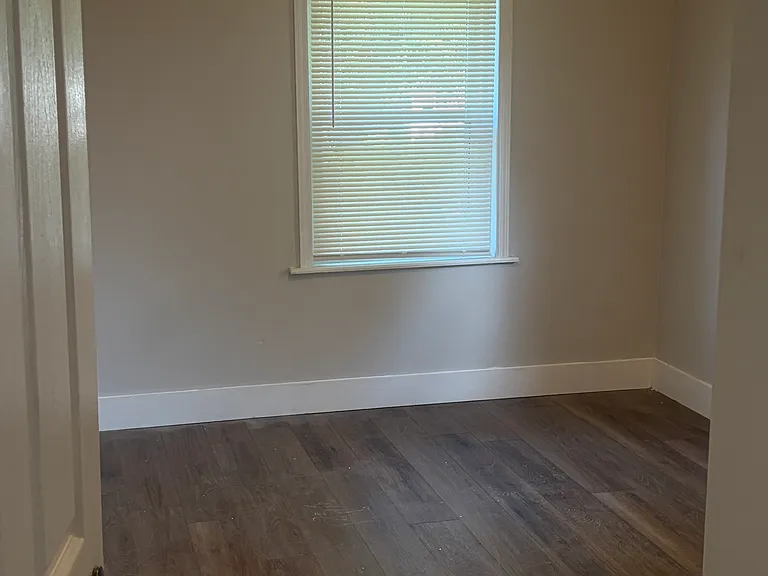9703 Lilac Dr — Photo 4