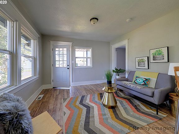 2nd image of 645 25th St SE