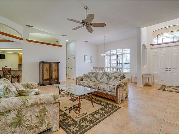 5th image of 4115 SW 21st Pl