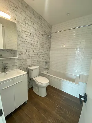 Rented by Lang Realty LLC | media 17