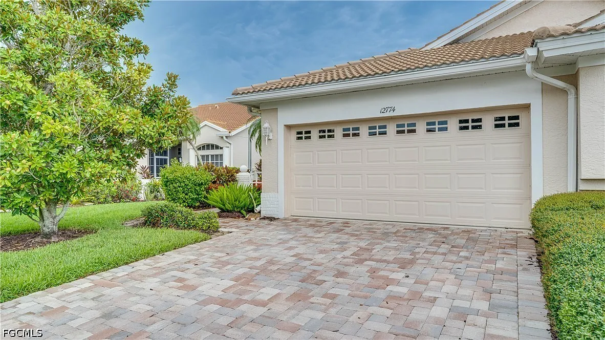 2 bed, 2.0 bath, 1527 sqft, $1,950 — Photo 3