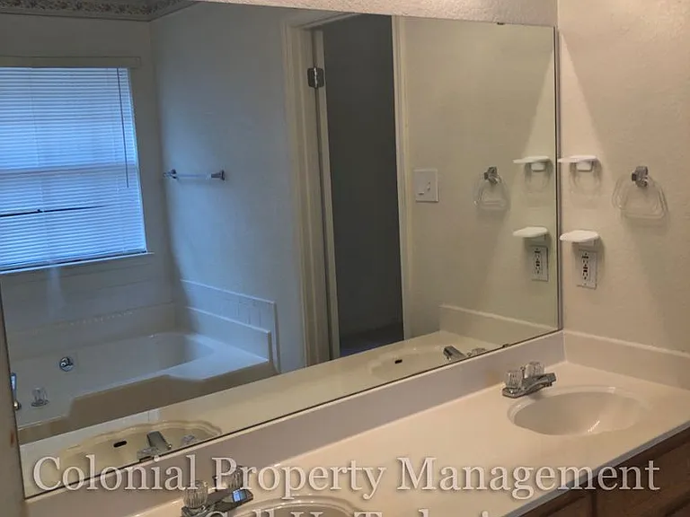 1905 McGinnis Ct — Photo 18