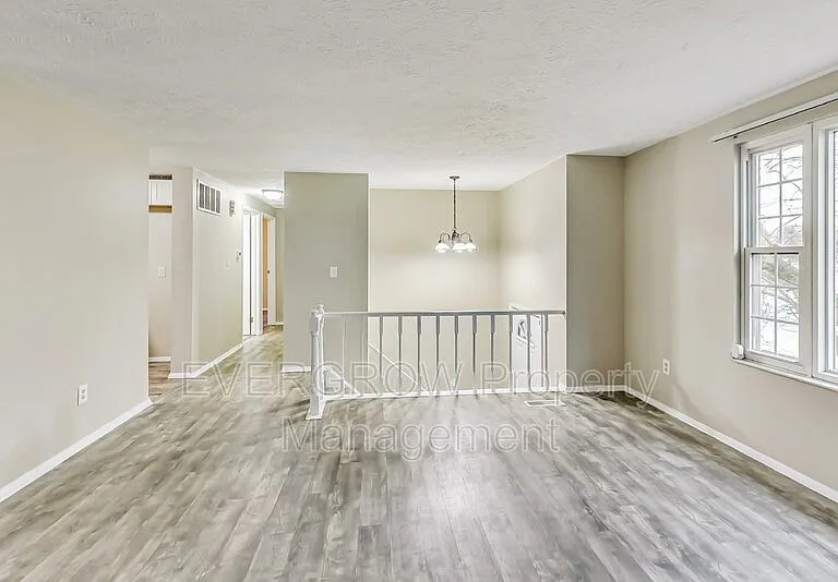 5310 Shelbyville Rd — Photo 7