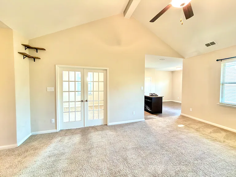 308 Curt St — Photo 3