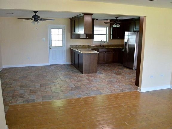 3rd image of 616 Gaynell Dr