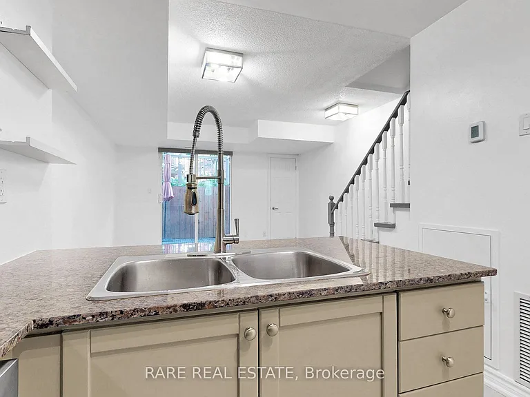 21 Ruttan St #140 — Photo 18