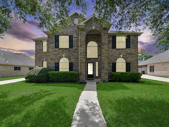 3rd image of 233 Rustic Oaks Dr
