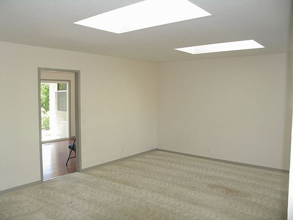 2nd image of 1154 NE Birchaire Ln