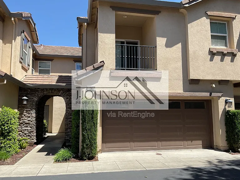 26 S Hidalgo St — Photo 1