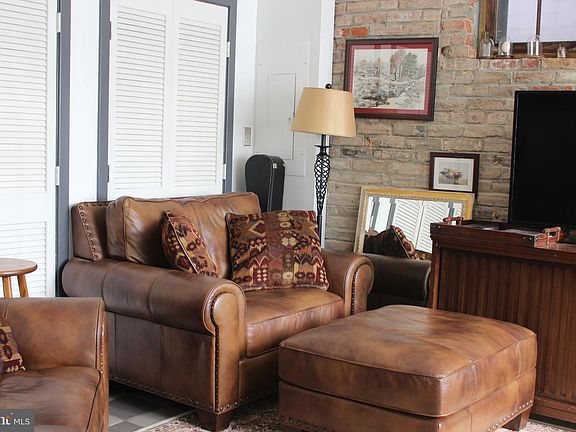 2nd image of 206 N Patrick St #A