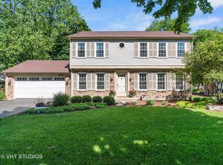 925 Lindrick Ct, Naperville, IL 60563