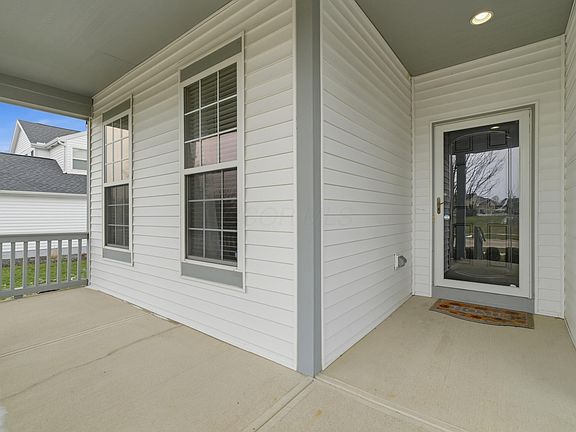 4th image of 1045 Willow Creek Ct