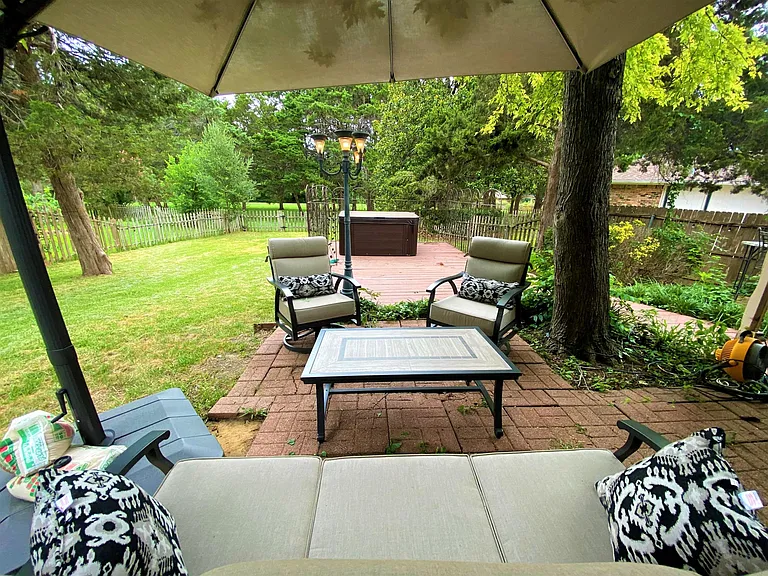 847 Middle Run Ct — Photo 22