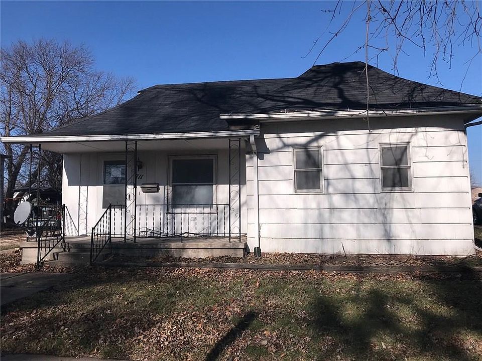 1st image of 711 6th Ave E