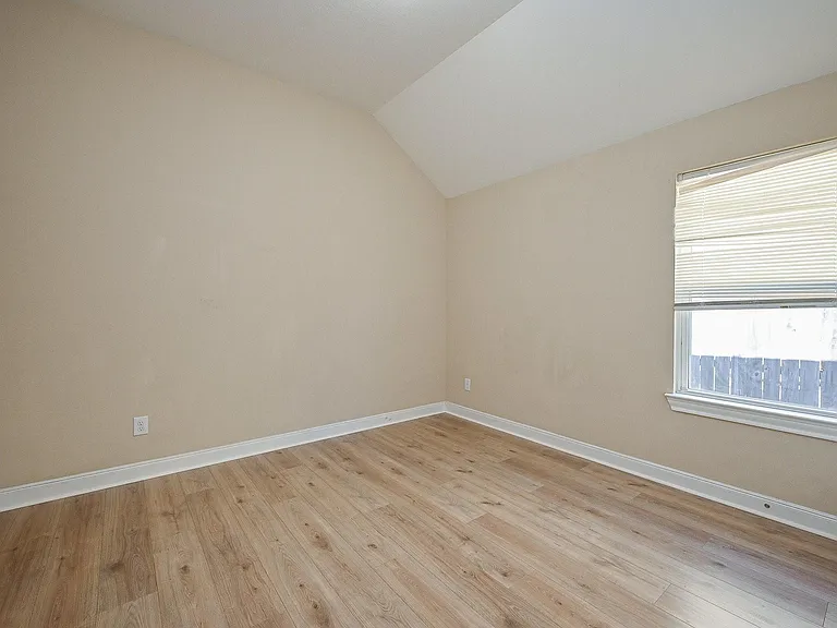 5823 Hillside River Ln — Photo 16