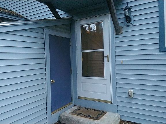 3rd image of 19 Burns Ave Unit 1