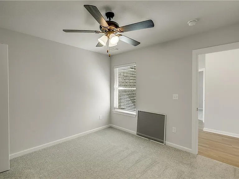 460 Willow Dr — Photo 15