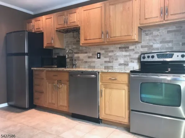 7 Troy Dr APT B, Springfield, NJ 07081