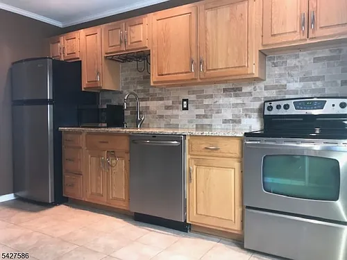 7 Troy Dr #B Photo 1