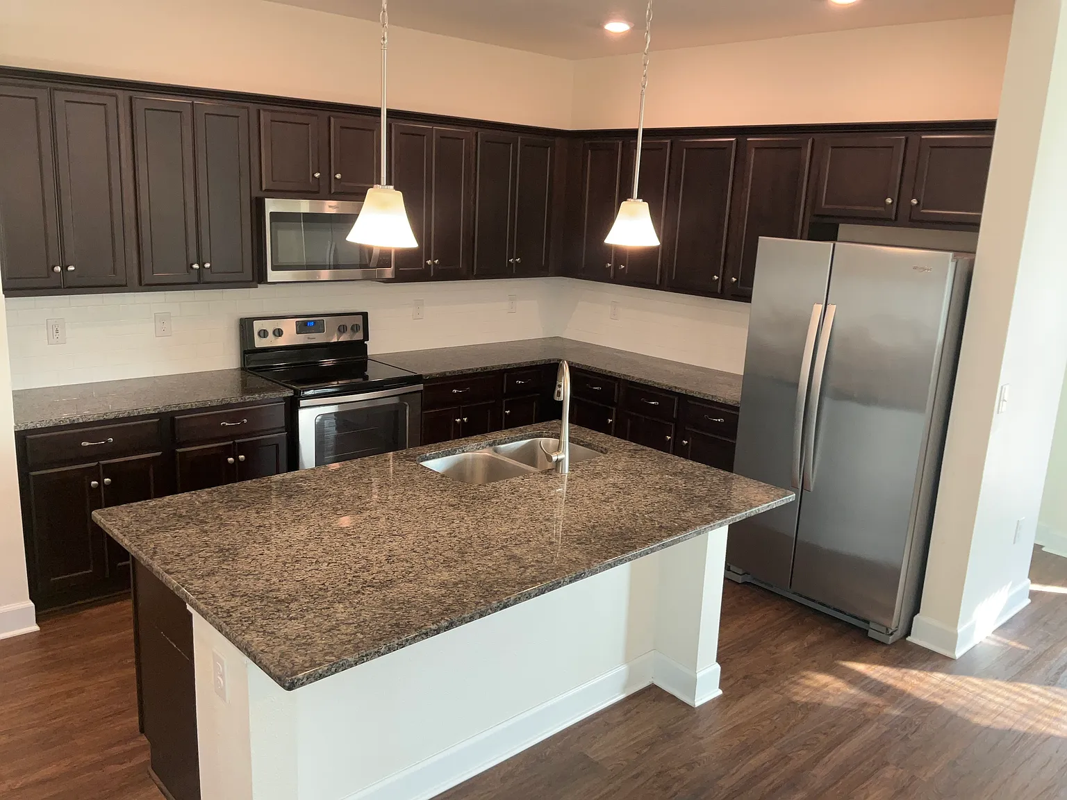 3 bed, 2.5 bath, 2060 sqft, $2,510 — Photo 3