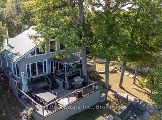 2521 Selwyn Bay Ln, Selwyn, ON K0L2H0
