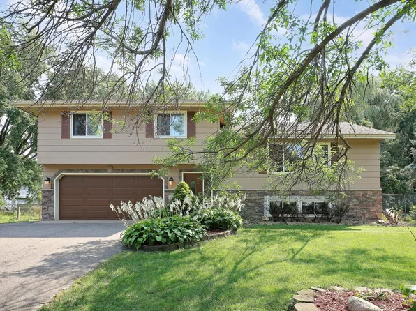 650 96th Ln NE, Blaine, MN 55434