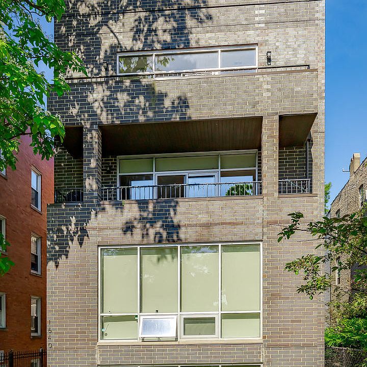 1st image of 1640 N Rockwell St Unit 3A