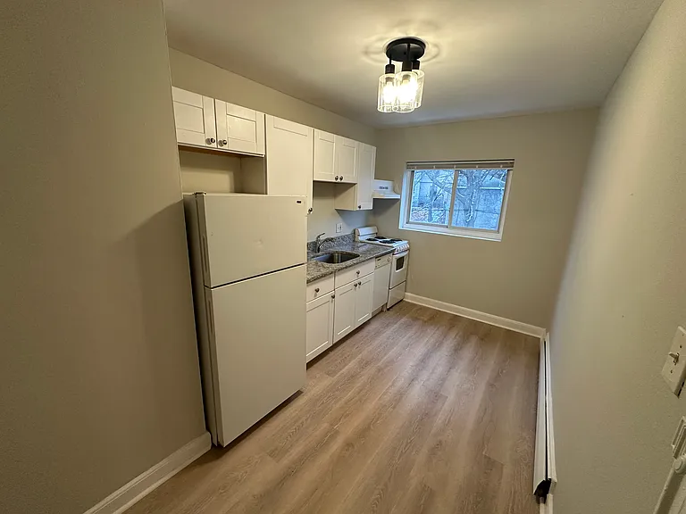 84 Sutherland Rd #6 — Photo 2