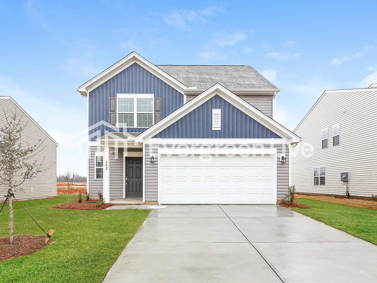 5 bed, 2.0 bath, 2307 sqft, $2,120 — Photo 2