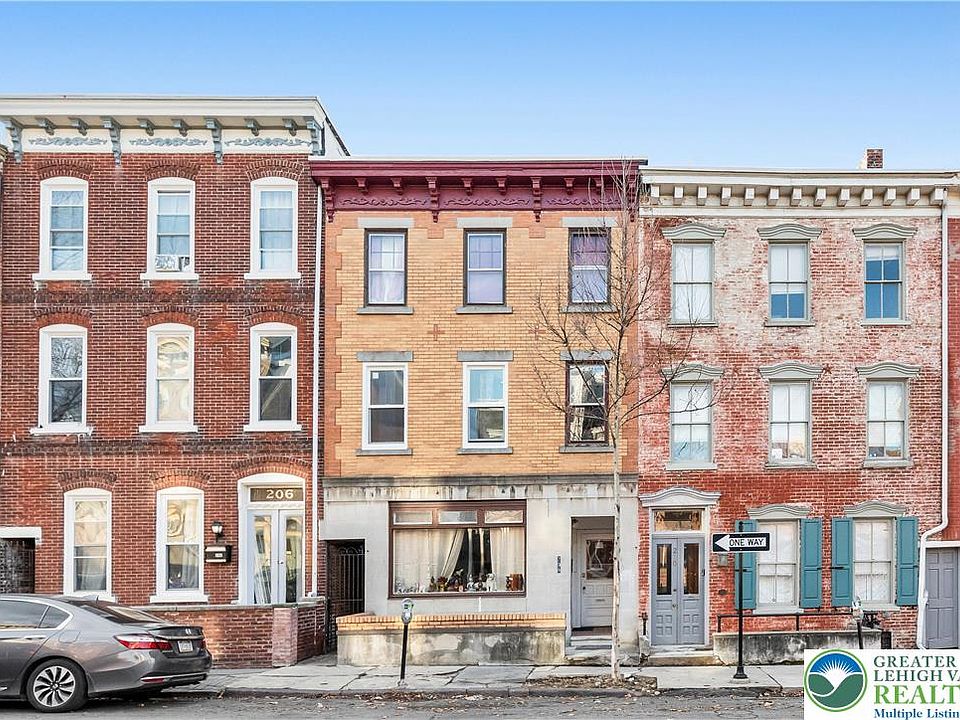 1st image of 208 N 9th St