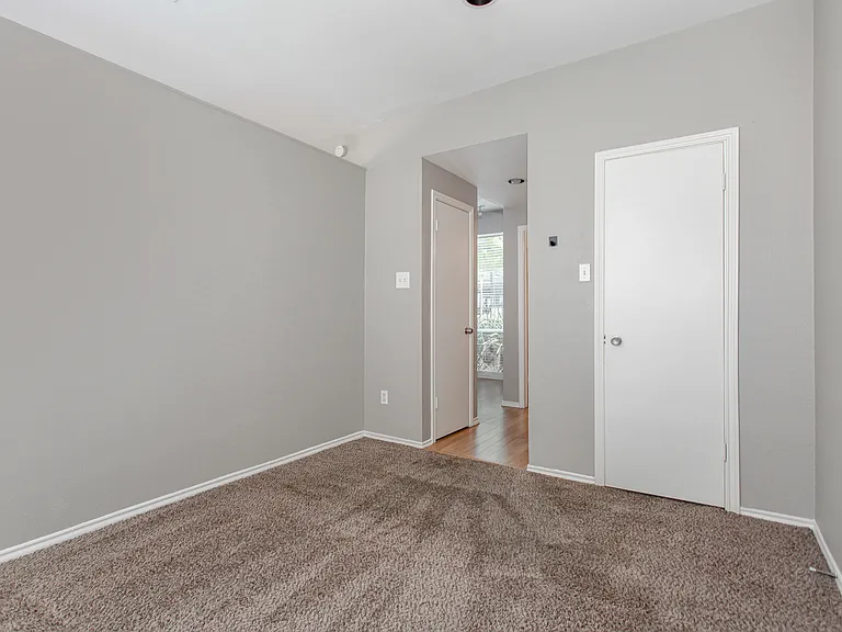 2002 N Fitzhugh Ave #2 — Photo 20
