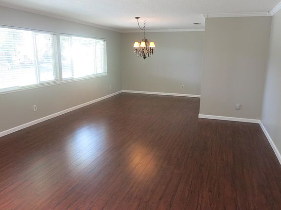 2nd image of 25123 Daisy Ave